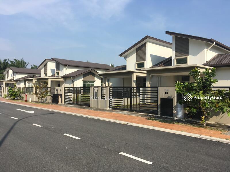 For Sale - PEMAJU: SEMI D BARU FULL Loan 38x82 3Bilik FREE Legal Kemuning South Tmn Bentara Jln Kebun Sek 30